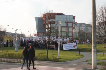 „Pentru Viaţă, pentru Femeie, pentru Familie“ – Marşul pentru Viaţă în Arhiepiscopia Dunării de Jos – fotografia 4