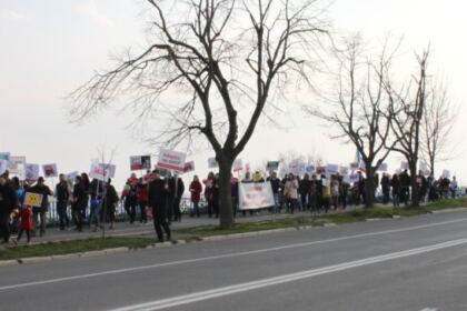 „Pentru Viaţă, pentru Femeie, pentru Familie“ – Marşul pentru Viaţă în Arhiepiscopia Dunării de Jos – fotografia 18