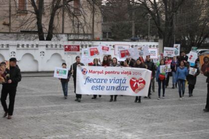 „Pentru Viaţă, pentru Femeie, pentru Familie“ – Marşul pentru Viaţă în Arhiepiscopia Dunării de Jos – fotografia 25