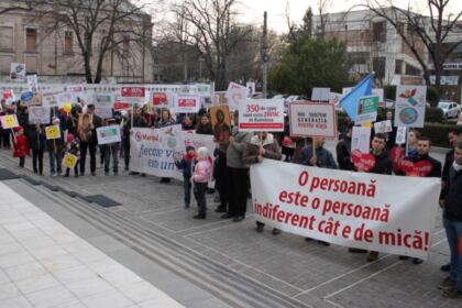 „Pentru Viaţă, pentru Femeie, pentru Familie“ – Marşul pentru Viaţă în Arhiepiscopia Dunării de Jos – fotografia 26