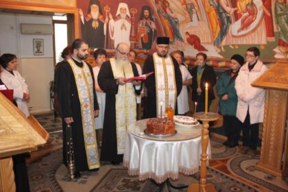 Hramul Centrului de asistenţă medicală „Sfinţii Doctori fără de Arginţi Cosma şi Damian“ din Galaţi – fotografia 10