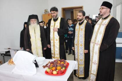 Hramul Centrului de asistenţă medicală „Sfinţii Doctori fără de Arginţi Cosma şi Damian“ din Galaţi – fotografia 12