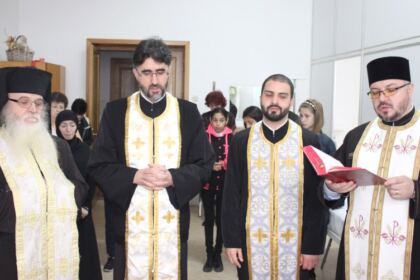 Hramul Centrului de asistenţă medicală „Sfinţii Doctori fără de Arginţi Cosma şi Damian“ din Galaţi – fotografia 16