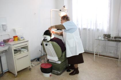 Hramul Centrului de asistenţă medicală „Sfinţii Doctori fără de Arginţi Cosma şi Damian“ din Galaţi – fotografia 32