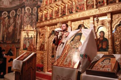 Sfântul Ierarh Nectarie a fost cinstit de elevii Seminarului Teologic din Galaţi – fotografia 9