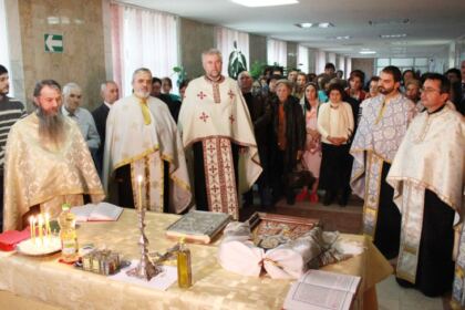 Mângâierea Sfântului Ierarh Nectarie pentru bolnavii din Spitalul Clinic Județean de Urgenţă din Galaţi – fotografia 7