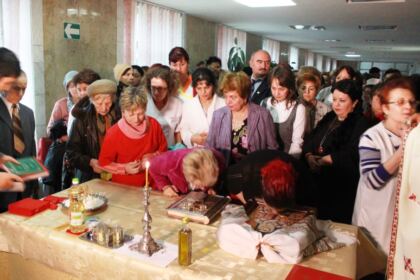 Mângâierea Sfântului Ierarh Nectarie pentru bolnavii din Spitalul Clinic Județean de Urgenţă din Galaţi – fotografia 8