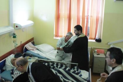 Mângâierea Sfântului Ierarh Nectarie pentru bolnavii din Spitalul Clinic Județean de Urgenţă din Galaţi – fotografia 10