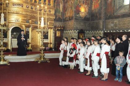 „Tinereţe şi credinţă“, la Dunărea de Jos – fotografia 1