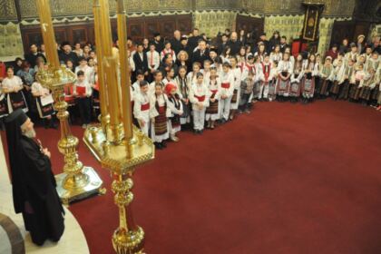 „Tinereţe şi credinţă“, la Dunărea de Jos – fotografia 2