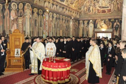 Simpozion Ştiinţific Interseminarial la Galaţi – fotografia 4