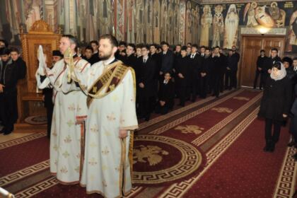 Sfântul Apostol Andrei cinstit de seminariştii gălăţeni – fotografia 2