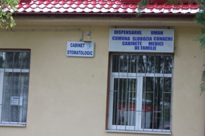 Liturghie şi filantropie în solidaritate cu familiile inundate din judeţul Galaţi – fotografia 2