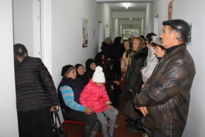 Liturghie şi filantropie în solidaritate cu familiile inundate din judeţul Galaţi – fotografia 3