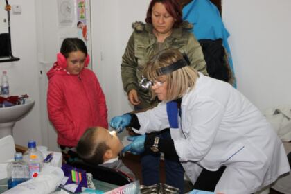 Liturghie şi filantropie în solidaritate cu familiile inundate din judeţul Galaţi – fotografia 7