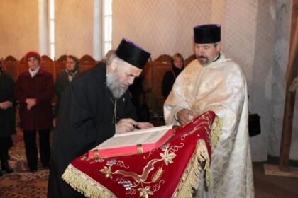 Liturghie şi filantropie în solidaritate cu familiile inundate din judeţul Galaţi – fotografia 17