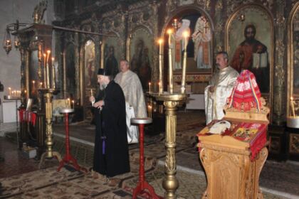 Liturghie şi filantropie în solidaritate cu familiile inundate din judeţul Galaţi – fotografia 18