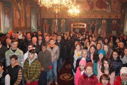 Liturghie şi filantropie în solidaritate cu familiile inundate din judeţul Galaţi – fotografia 8