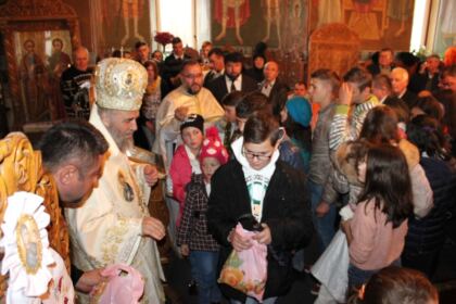 Liturghie şi filantropie în solidaritate cu familiile inundate din judeţul Galaţi – fotografia 20