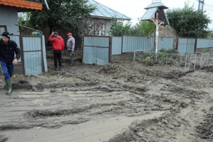 Voluntariat în parohiile inundate din judeţul Galaţi – fotografia 2