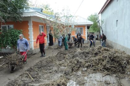 Voluntariat în parohiile inundate din judeţul Galaţi – fotografia 8