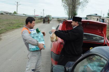 Voluntariat în parohiile inundate din judeţul Galaţi – fotografia 11