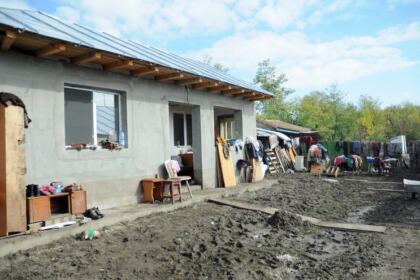 Voluntariat în parohiile inundate din judeţul Galaţi – fotografia 32