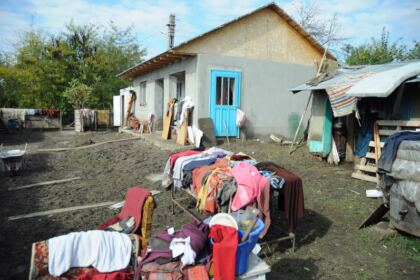 Voluntariat în parohiile inundate din judeţul Galaţi – fotografia 34