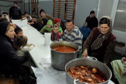 Voluntariat în parohiile inundate din judeţul Galaţi – fotografia 49