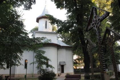 Seminarul Teologic „Sfântul Apostol Andrei“ din Galaţi şi-a deschis porţile la început de nou an şcolar – fotografia 2