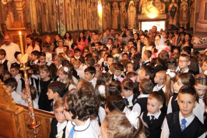 Seminarul Teologic „Sfântul Apostol Andrei“ din Galaţi şi-a deschis porţile la început de nou an şcolar – fotografia 13