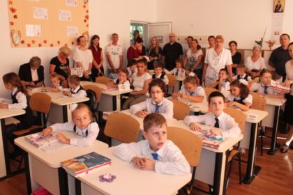 Seminarul Teologic „Sfântul Apostol Andrei“ din Galaţi şi-a deschis porţile la început de nou an şcolar – fotografia 22