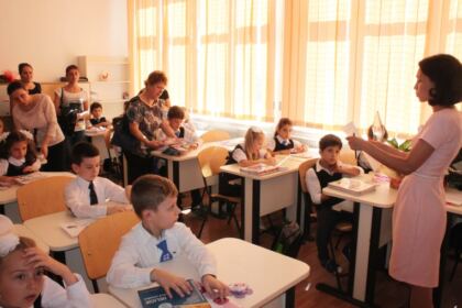 Seminarul Teologic „Sfântul Apostol Andrei“ din Galaţi şi-a deschis porţile la început de nou an şcolar – fotografia 23