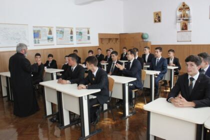 Seminarul Teologic „Sfântul Apostol Andrei“ din Galaţi şi-a deschis porţile la început de nou an şcolar – fotografia 27