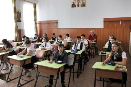 Seminarul Teologic „Sfântul Apostol Andrei“ din Galaţi şi-a deschis porţile la început de nou an şcolar – fotografia 29