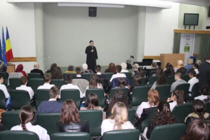 Ziua vârstnicului la Centrul multifuncţional de servicii sociale „Speranţe pentru vârsta a III-a“ – Galaţi – fotografia 3