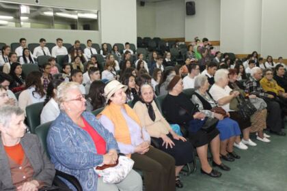 Ziua vârstnicului la Centrul multifuncţional de servicii sociale „Speranţe pentru vârsta a III-a“ – Galaţi – fotografia 5
