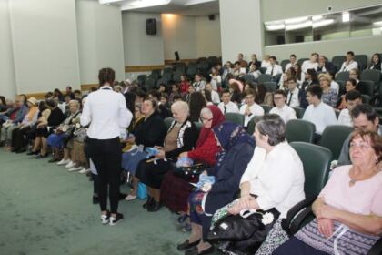 Ziua vârstnicului la Centrul multifuncţional de servicii sociale „Speranţe pentru vârsta a III-a“ – Galaţi – fotografia 13