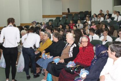 Ziua vârstnicului la Centrul multifuncţional de servicii sociale „Speranţe pentru vârsta a III-a“ – Galaţi – fotografia 14