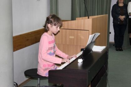 Ziua vârstnicului la Centrul multifuncţional de servicii sociale „Speranţe pentru vârsta a III-a“ – Galaţi – fotografia 16