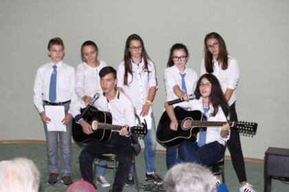 Ziua vârstnicului la Centrul multifuncţional de servicii sociale „Speranţe pentru vârsta a III-a“ – Galaţi – fotografia 21