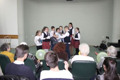 Ziua vârstnicului la Centrul multifuncţional de servicii sociale „Speranţe pentru vârsta a III-a“ – Galaţi – fotografia 26