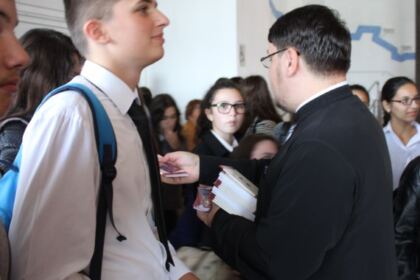 Ziua vârstnicului la Centrul multifuncţional de servicii sociale „Speranţe pentru vârsta a III-a“ – Galaţi – fotografia 30