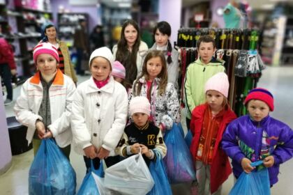 Încă zece copii de la Odaia Manolache au fost primeniţi de Sfintele Sărbători ale Învierii Domnului – fotografia 8