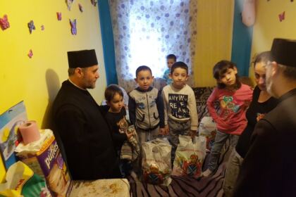 „Ne înnoim de Sfintele Paşti“ – program social-filantropic desfăşurat în Arhiepiscopia Dunării de Jos – fotografia 9