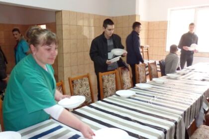 „Împreună de Sfintele Paşti“ la Centrul de Găzduire pentru persoanele fără adăpost din Brăila – fotografia 2