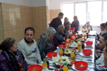 „Împreună de Sfintele Paşti“ la Centrul de Găzduire pentru persoanele fără adăpost din Brăila – fotografia 14