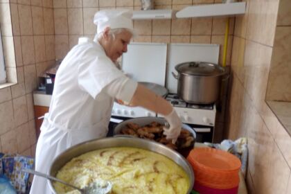 „Împreună de Sfintele Paşti“ la Centrul de Găzduire pentru persoanele fără adăpost din Brăila – fotografia 22