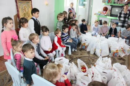 Serbare dedicată Sfântului Ierarh Nicolae la Grădiniţa „Familia“ din Brăila – fotografia 9