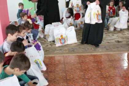 Serbare dedicată Sfântului Ierarh Nicolae la Grădiniţa „Familia“ din Brăila – fotografia 12